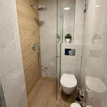 Cozy Cathedral Corner - 2 Mins Walk From The Main Pedestrian Street Daire *
